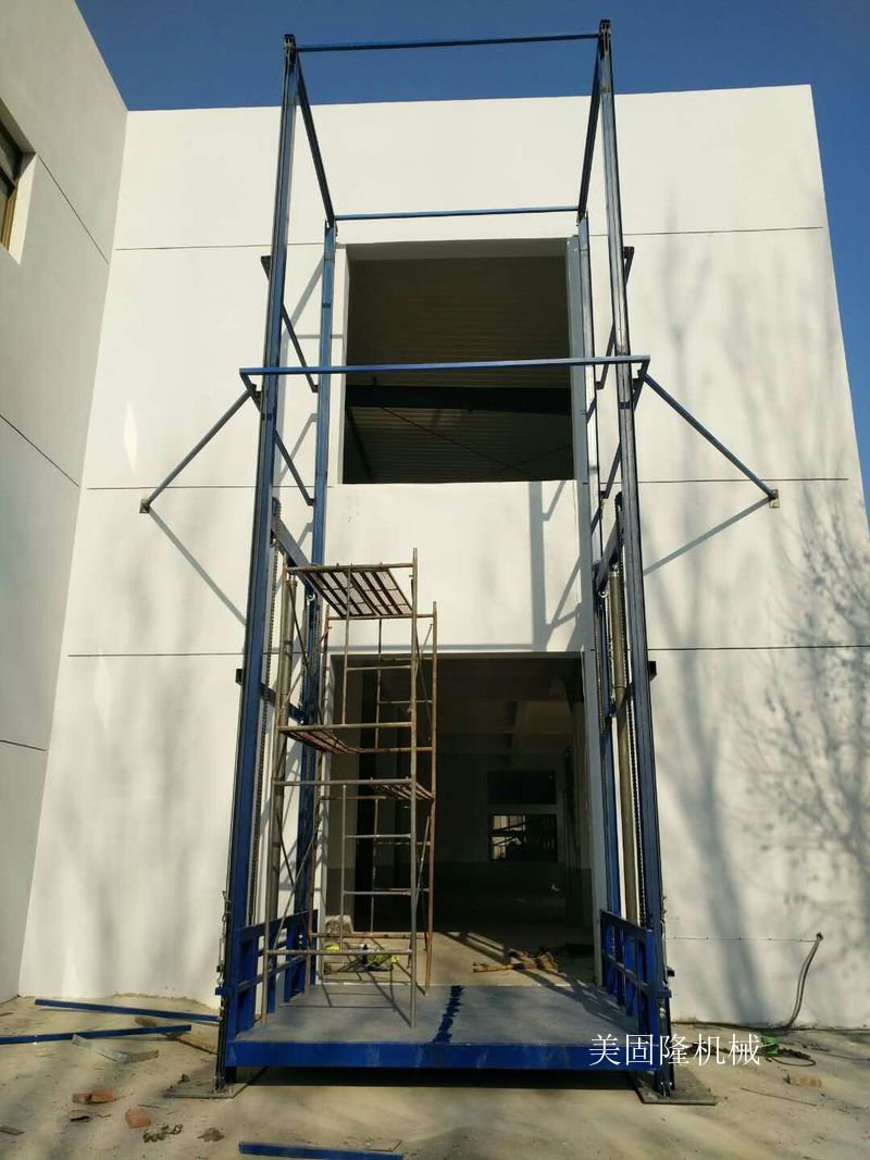 临夏仓库专用导轨式升降货梯价格